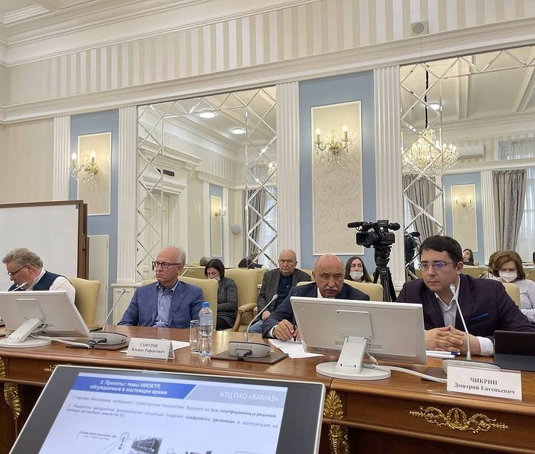 Когогины обсудили проблемы высшего образования с ректором КФУ