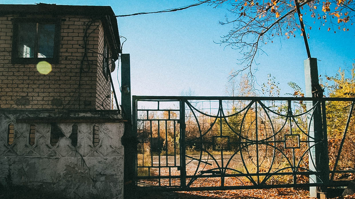 «Замелекесье» строило дома из ЗЯБовского материала, но не платило. Его получали бесплатно, загоняя завод в долги»