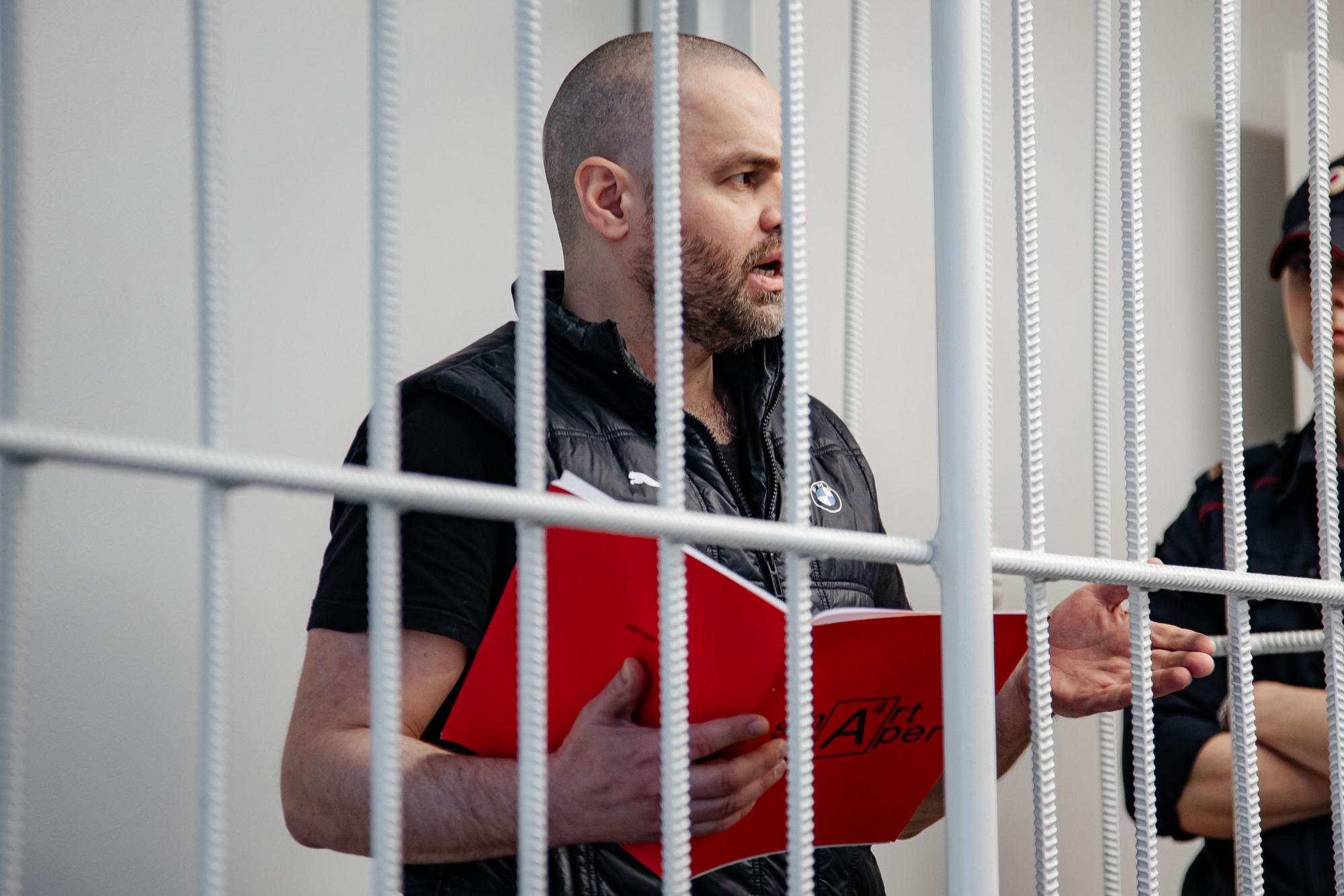«Люди требовали у Кривошеевых возврата своих денег. Но они были растрачены на покупку предметов роскоши»