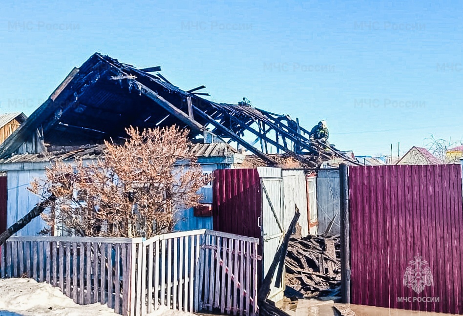 Сгорел дом девочки-подкидыша, которую растила семья из Челнов 