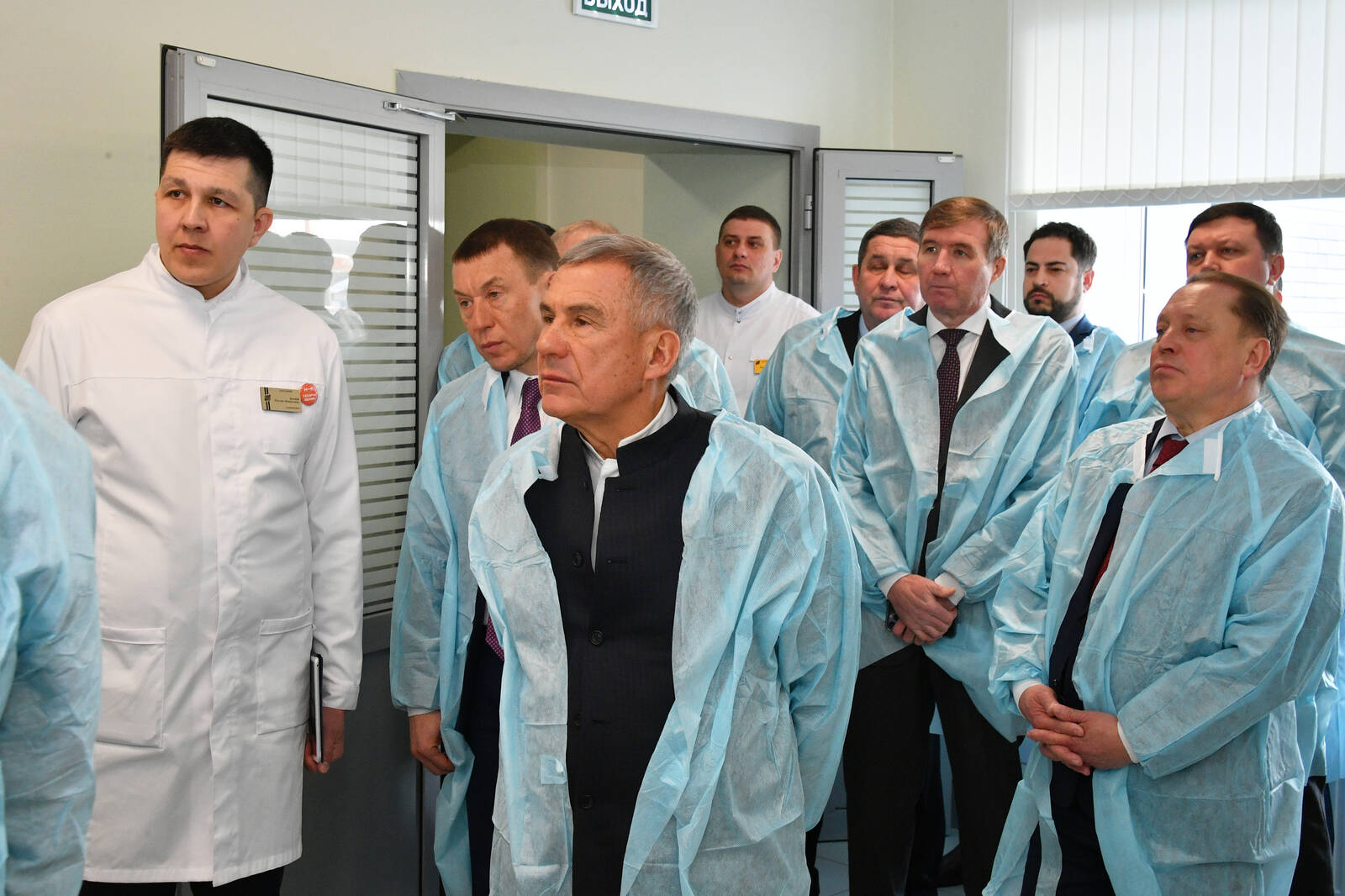 Минниханов запустил газопровод и проверил ремонт в больнице Нижнекамска