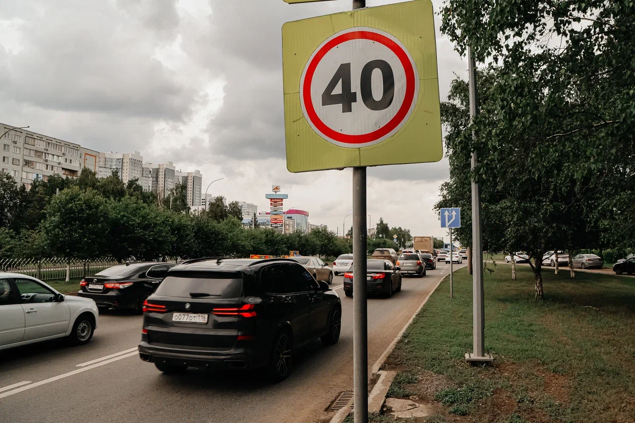 Фото: ремонт дороги затруднил движение на главной транспортной артерии Челнов