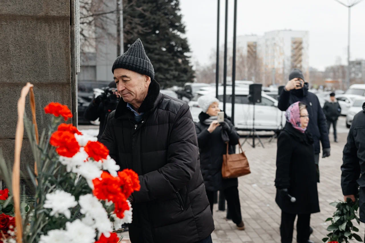Фото: в Челнах почтили память первого руководителя города Раиса Беляева Фото: в Челнах почтили память первого руководителя города Раиса Беляева