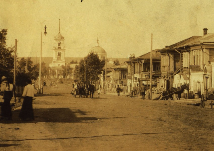 «В годы промышленного развития территорию села включили в зону строительства. Вместе с домами снесли и храм»