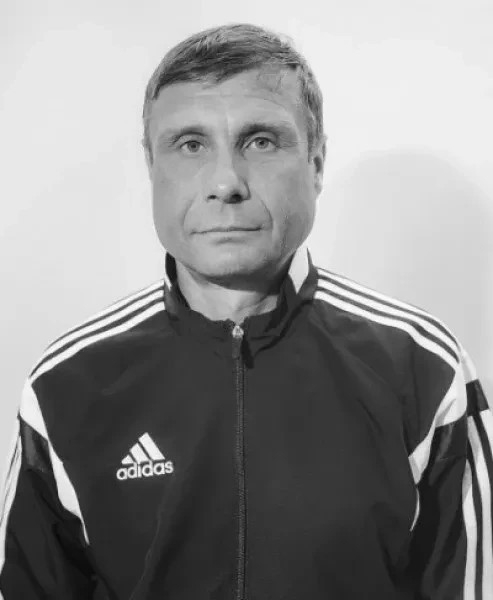 В Челнах скончался первый тренер звезды «Локомотива» Питера Одемвингие В Челнах скончался первый тренер звезды «Локомотива» Питера Одемвингие