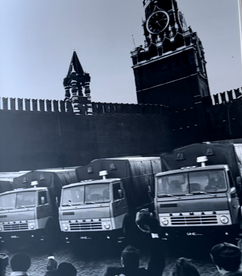 Семейные архивы и хроника: в техникуме Челнов показали, как создавали «КАМАЗ» 