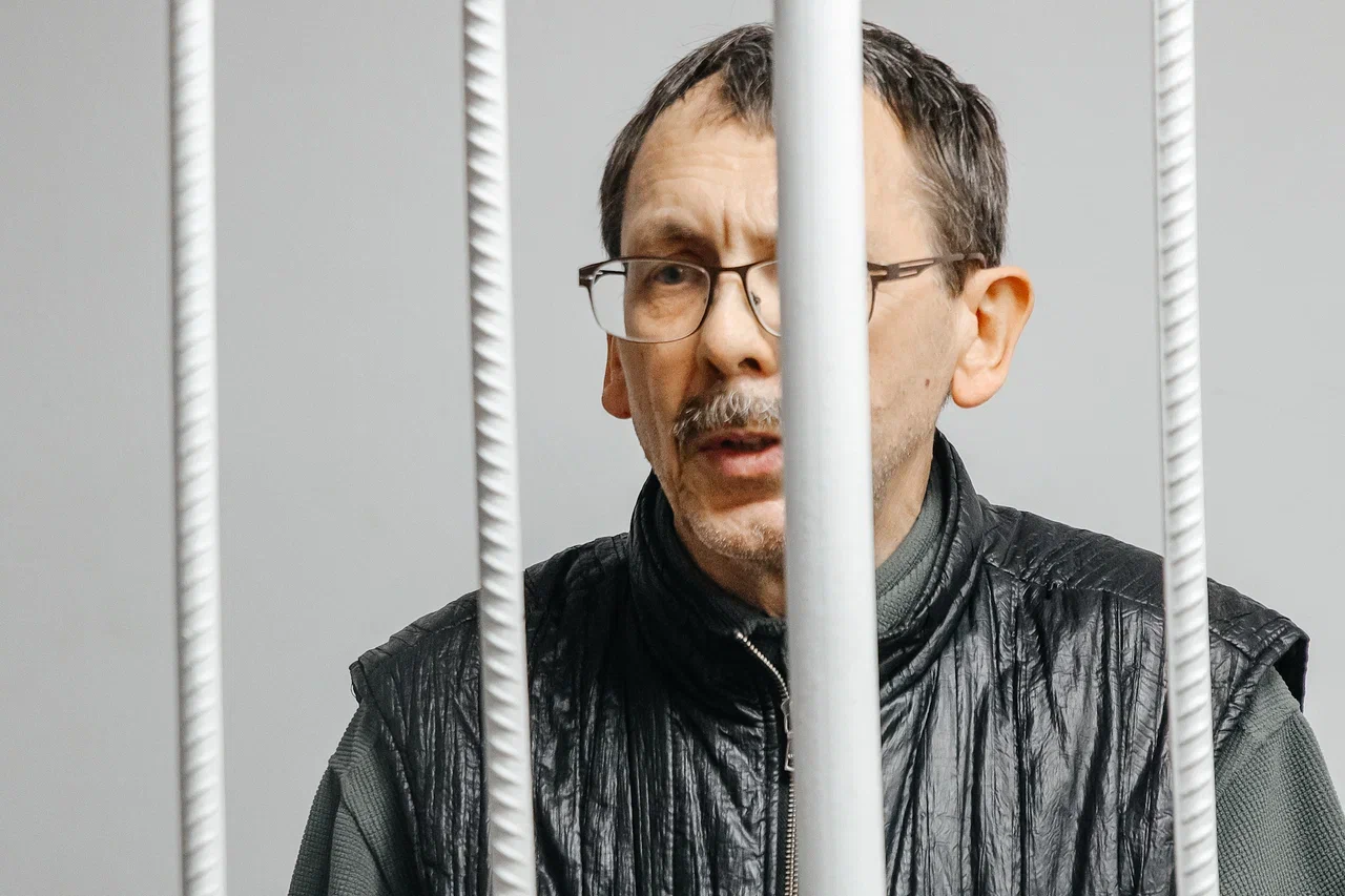 «Они утверждают, что я проставил оценки по предметам, которые никогда не преподавал. Физкультура, информатика...» 