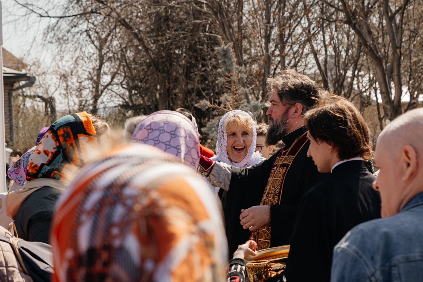 Фото: как в храмах Челнов освящают куличи на Пасху