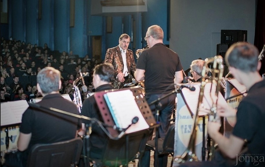 Как легендарный оркестр «Визит» устроил «концерт» в исполкоме Челнов