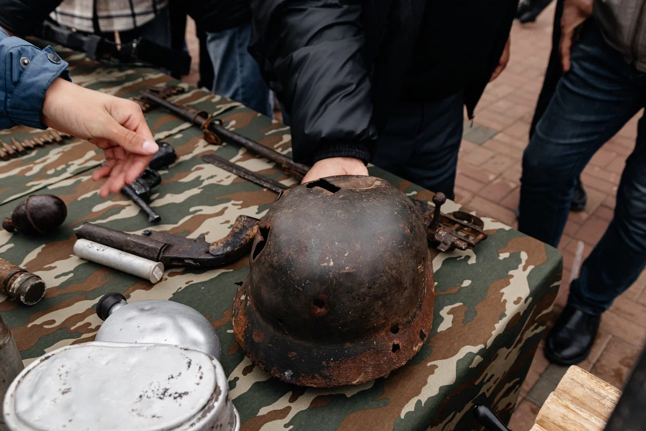 Фото: в День Победы в Челнах угощают солдатской кашей и учат плести сети