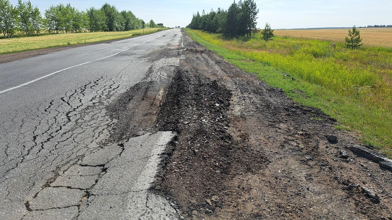 В Тукаевском районе проверили, как подрядчик М7 чинит разбитые дороги