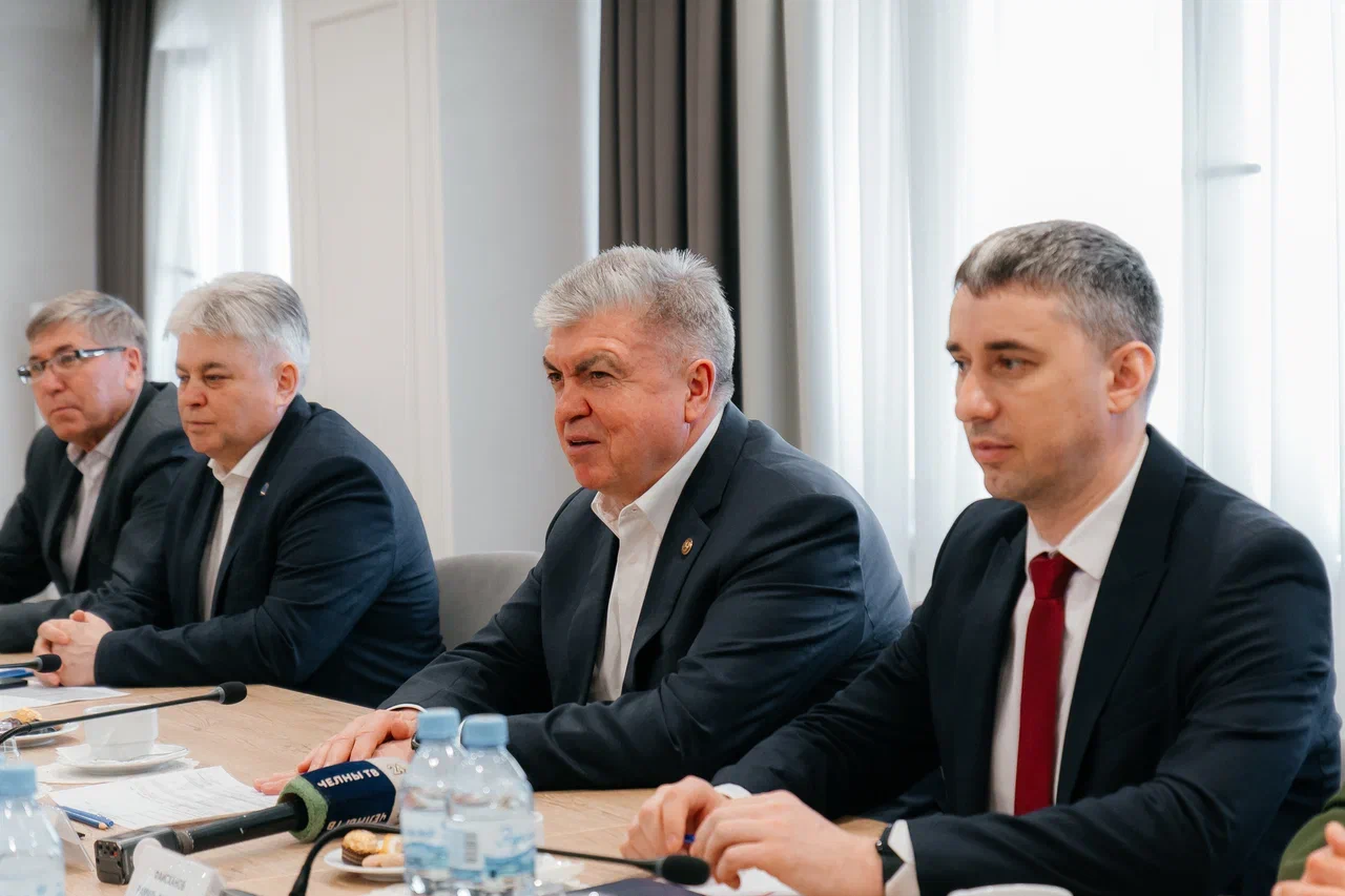Магдеев проверил, доходят ли до семей бойцов СВО наборы продуктов