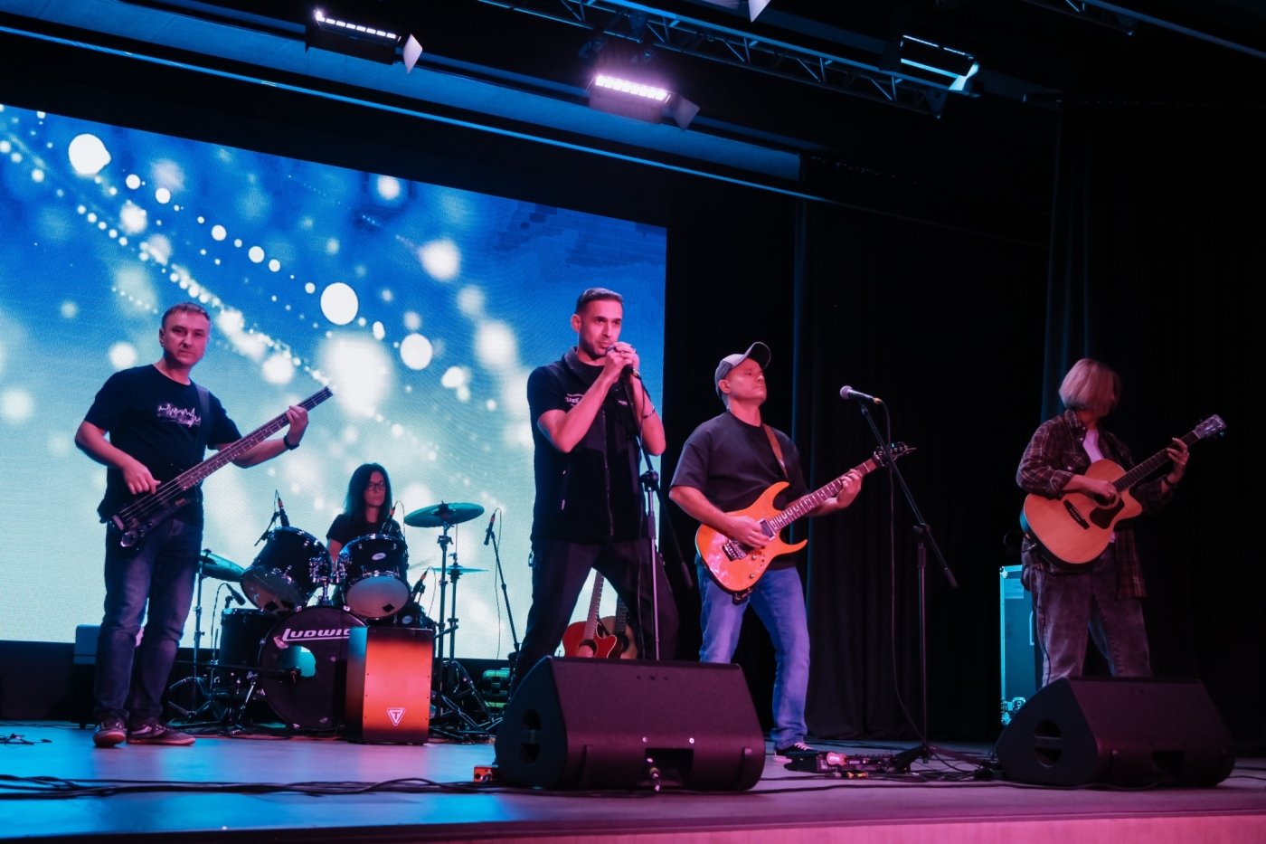 «Школа рока» отметила свое тринадцатилетие большим концертом «Школа рока» отметила свое тринадцатилетие большим концертом