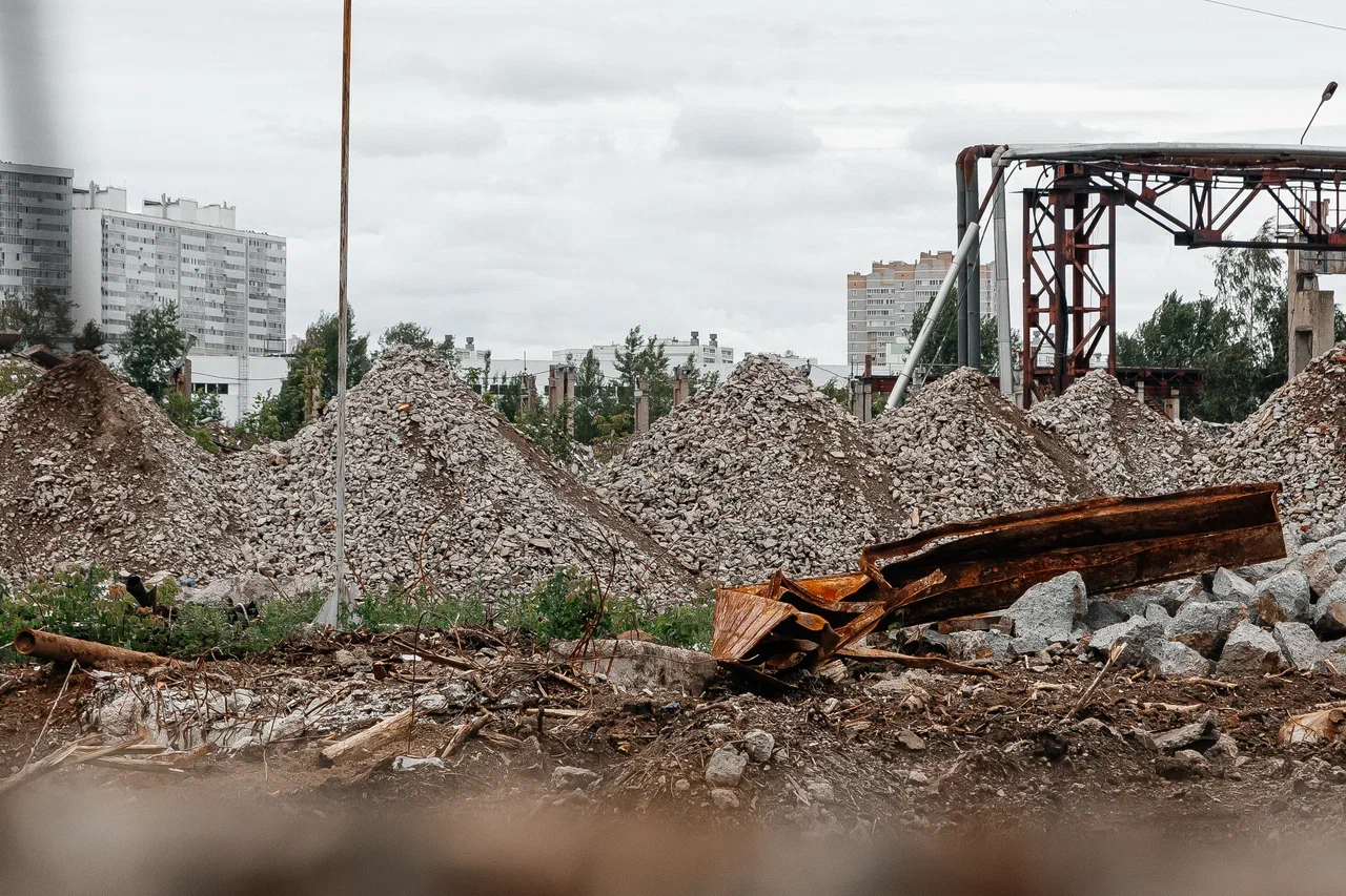 Фото: большую часть объектов завода «КамгэсЗЯБ» сровняли с землей