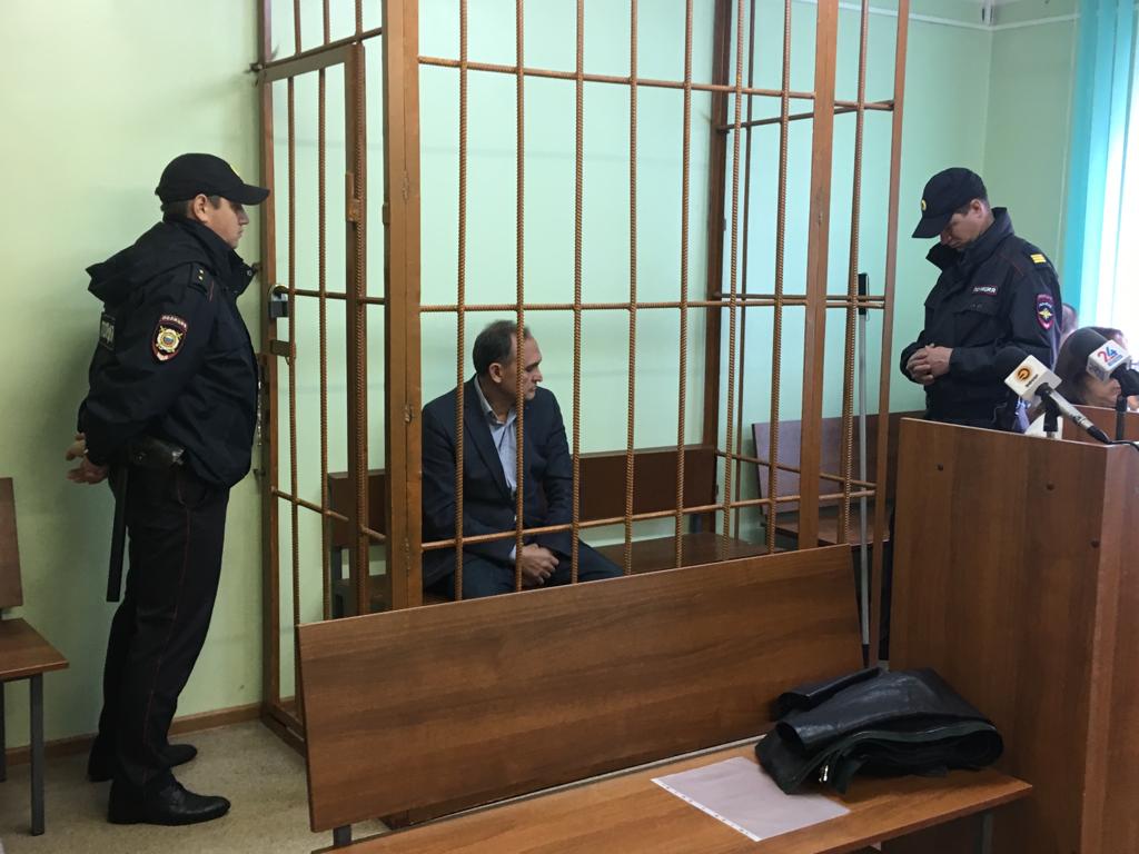 Айрата Насыбуллина доставили в суд для избрания меры пресечения