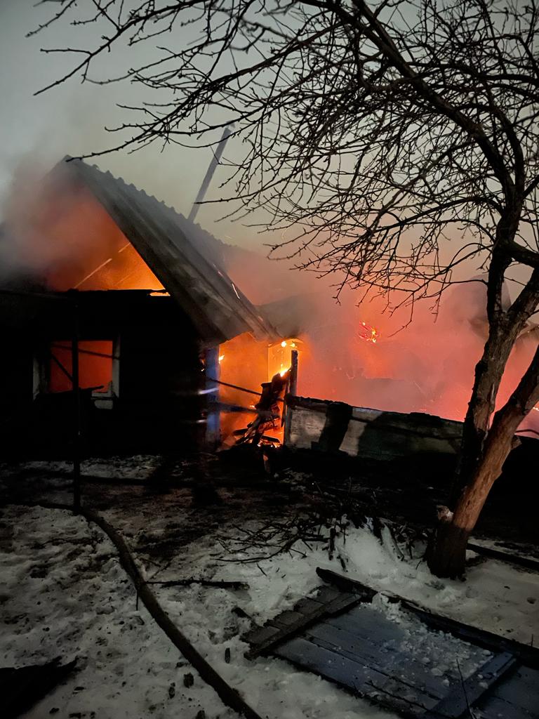 На пожаре под Челнами погиб мужчина, спасая свое имущество от огня 