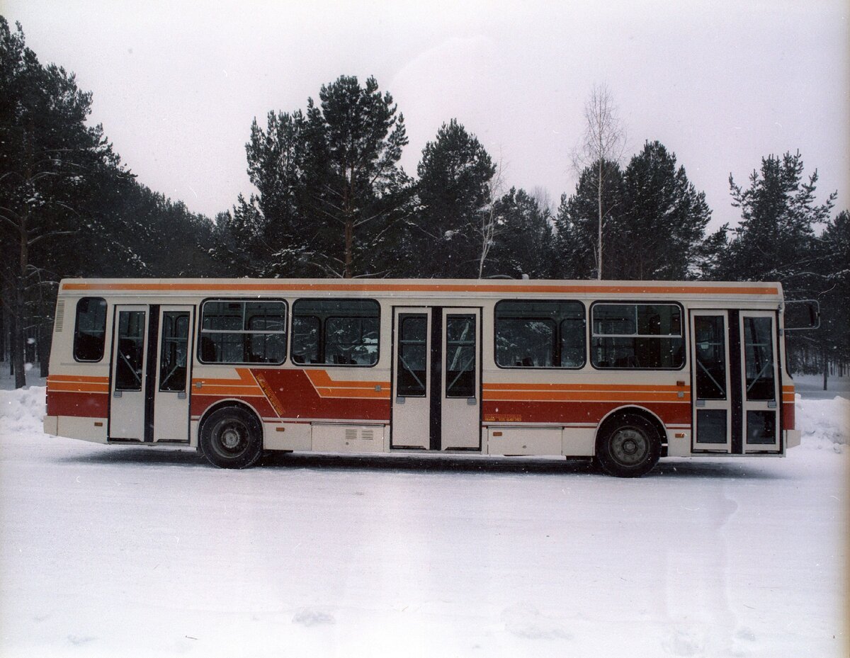 Уникальные фото первого камазовского автобуса, созданного в 90-е 