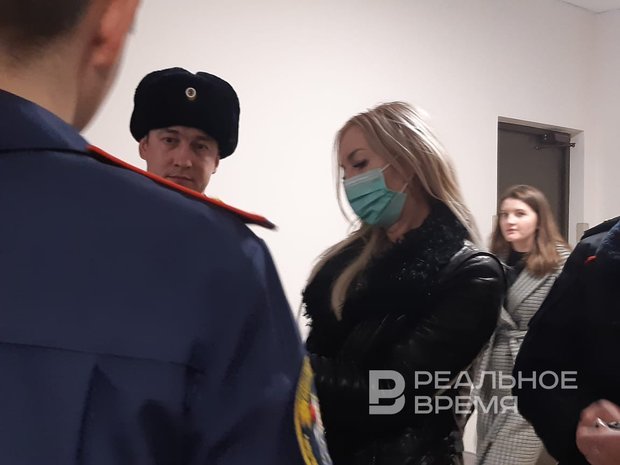 Следствие просит Яббарову и Холкиной домашний арест 