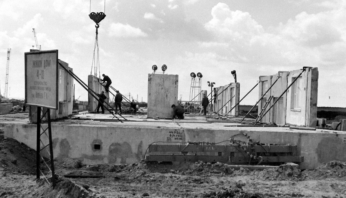 В 70-х годах челнинцы строили панельные дома в два раза медленнее москвичей В 70-х годах челнинцы строили панельные дома в два раза медленнее москвичей
