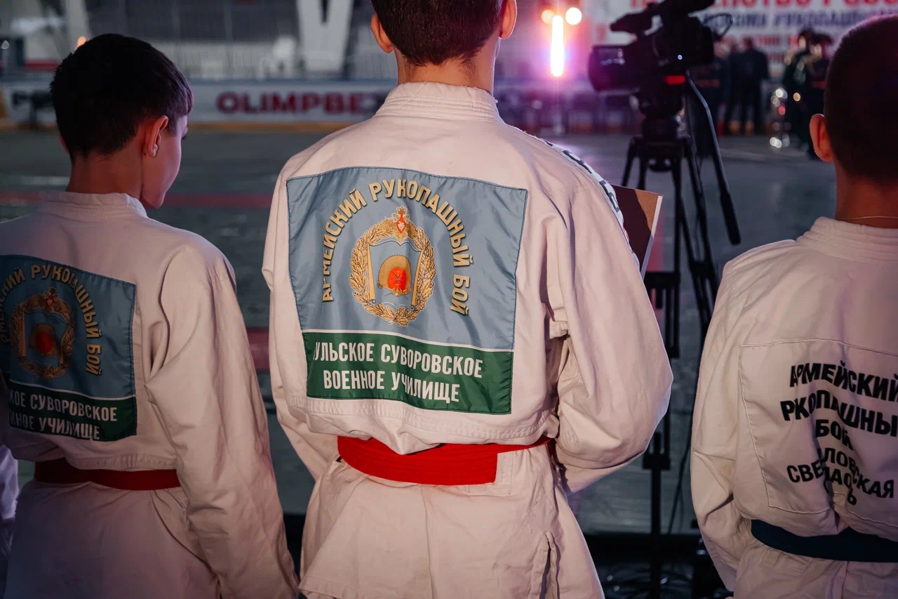 Более 400 спортсменов съехались в Челны на армейский рукопашный бой (фото) Более 400 спортсменов съехались в Челны на армейский рукопашный бой (фото)