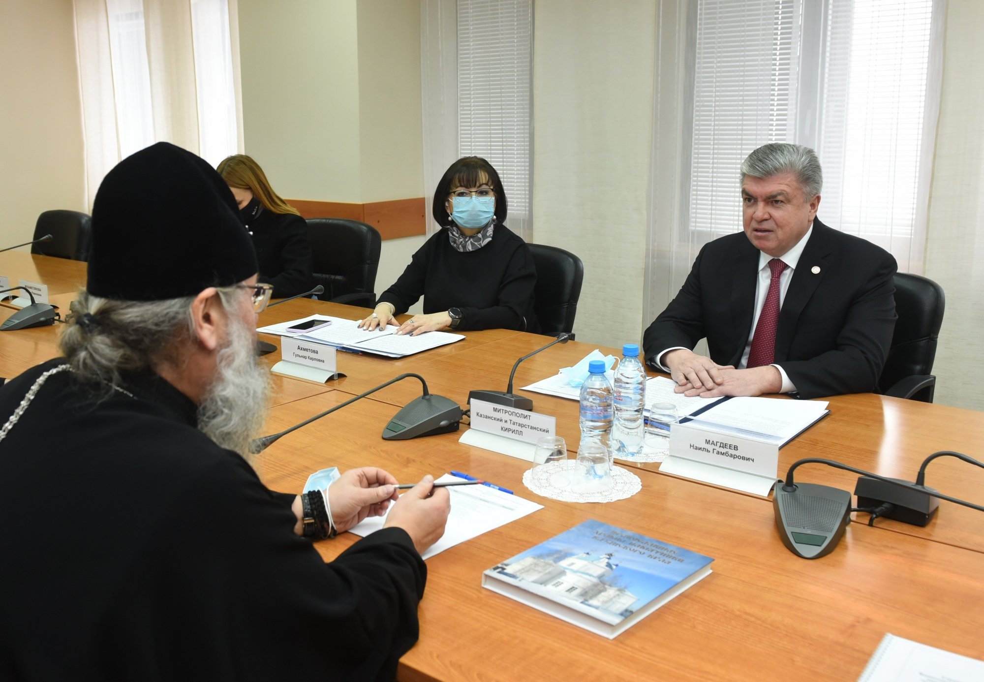 Новый митрополит Татарстана предложил Наилю Магдееву сотрудничать