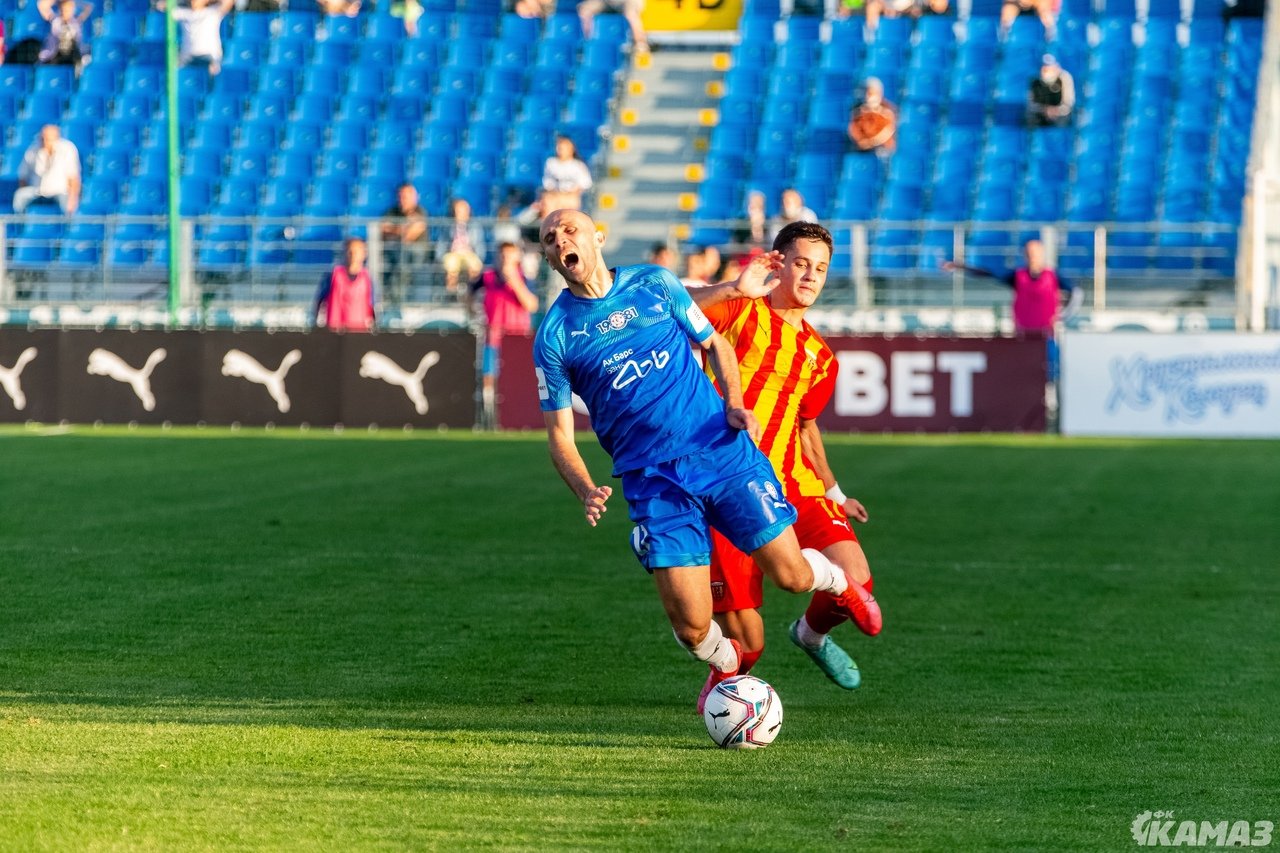 Фото: как футбольный клуб «КАМАЗ» сыграл свой первый матч в ФНЛ