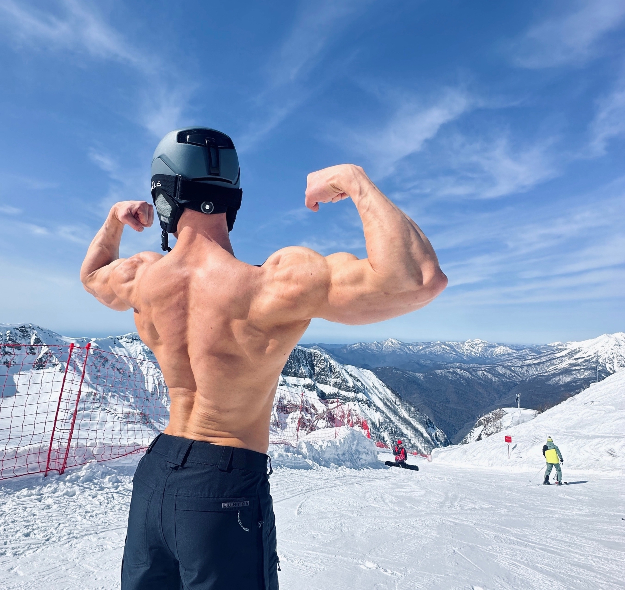 Пляжный тренер из Smart Gym стал лучшим на чемпионате по бодибилдингу