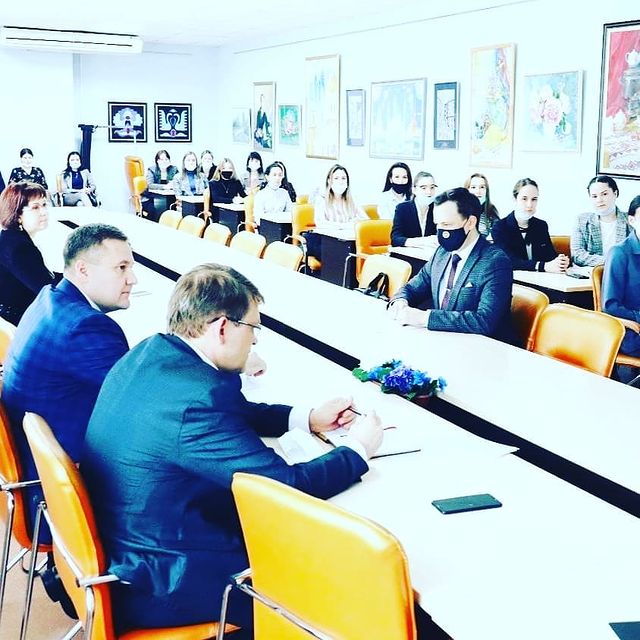 В школе Шаймиева в Челнах будут преподавать лучшие выпускники НГПУ