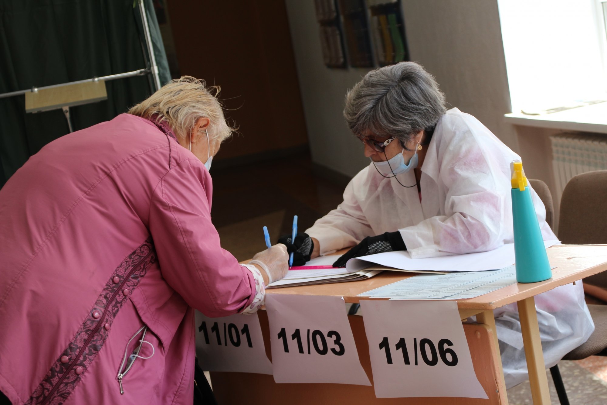 Как в Челнах идет голосование по поправкам в Конституцию РФ (фото)