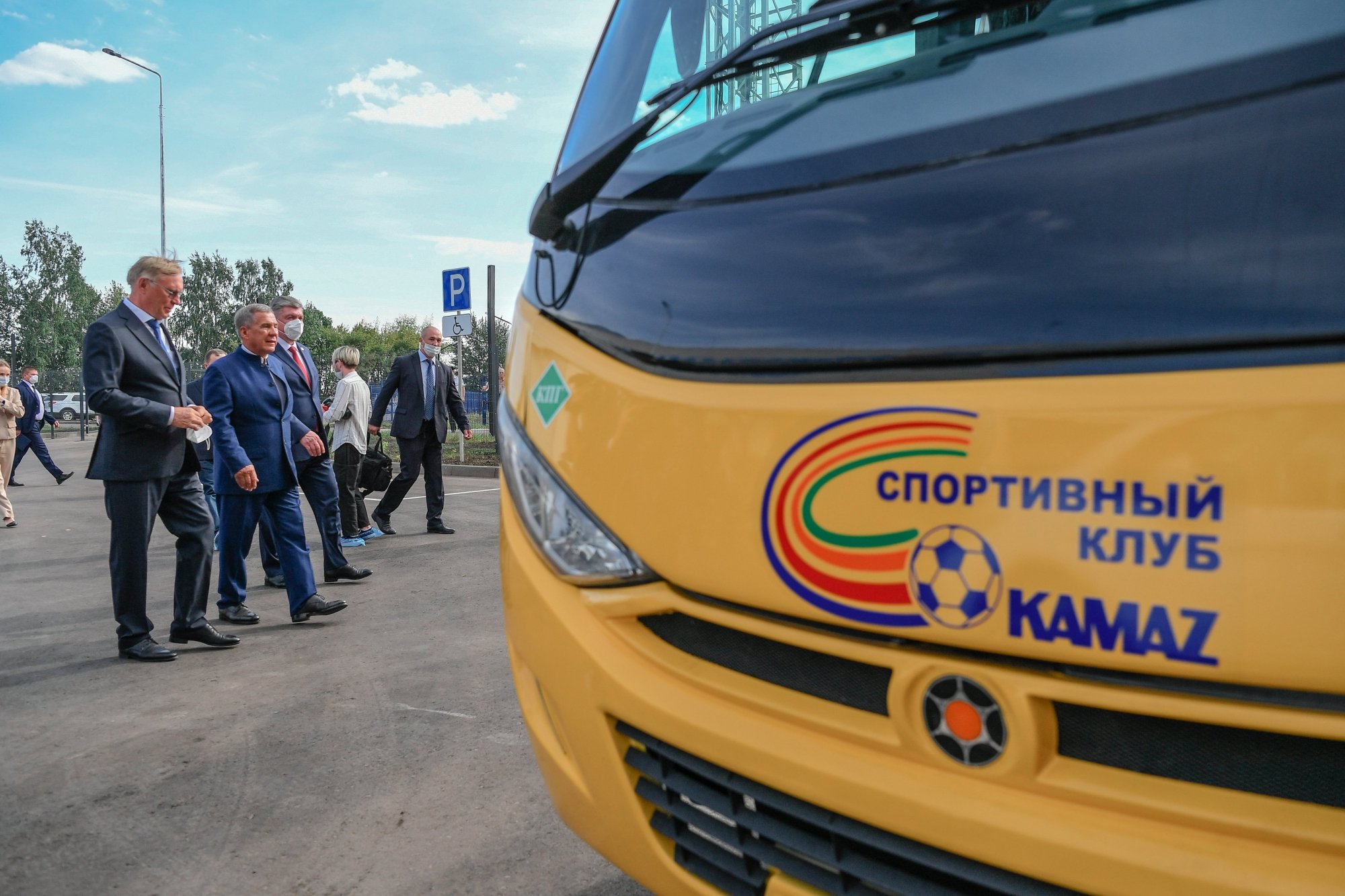 Фото: как президент в Челнах спортобъекты открывал