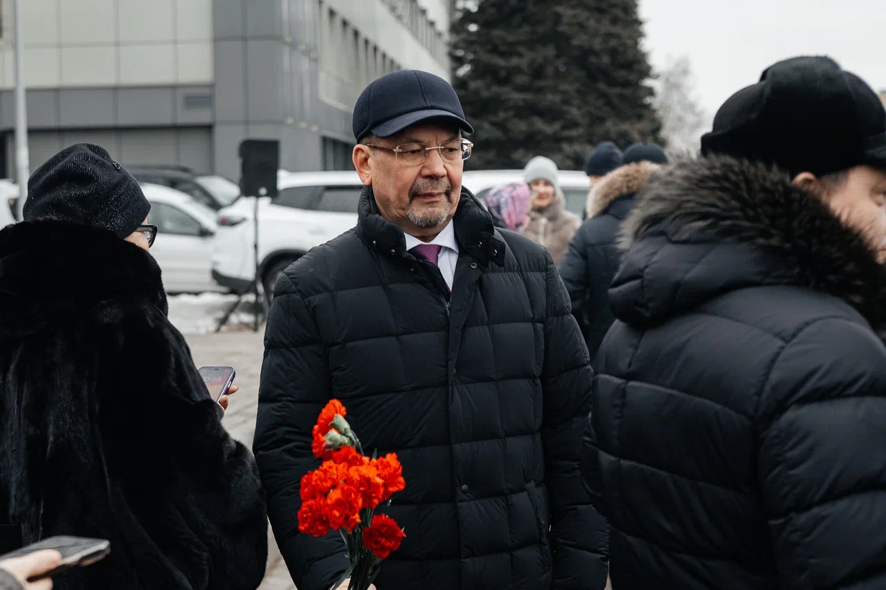 Фото: в Челнах почтили память первого руководителя города Раиса Беляева Фото: в Челнах почтили память первого руководителя города Раиса Беляева
