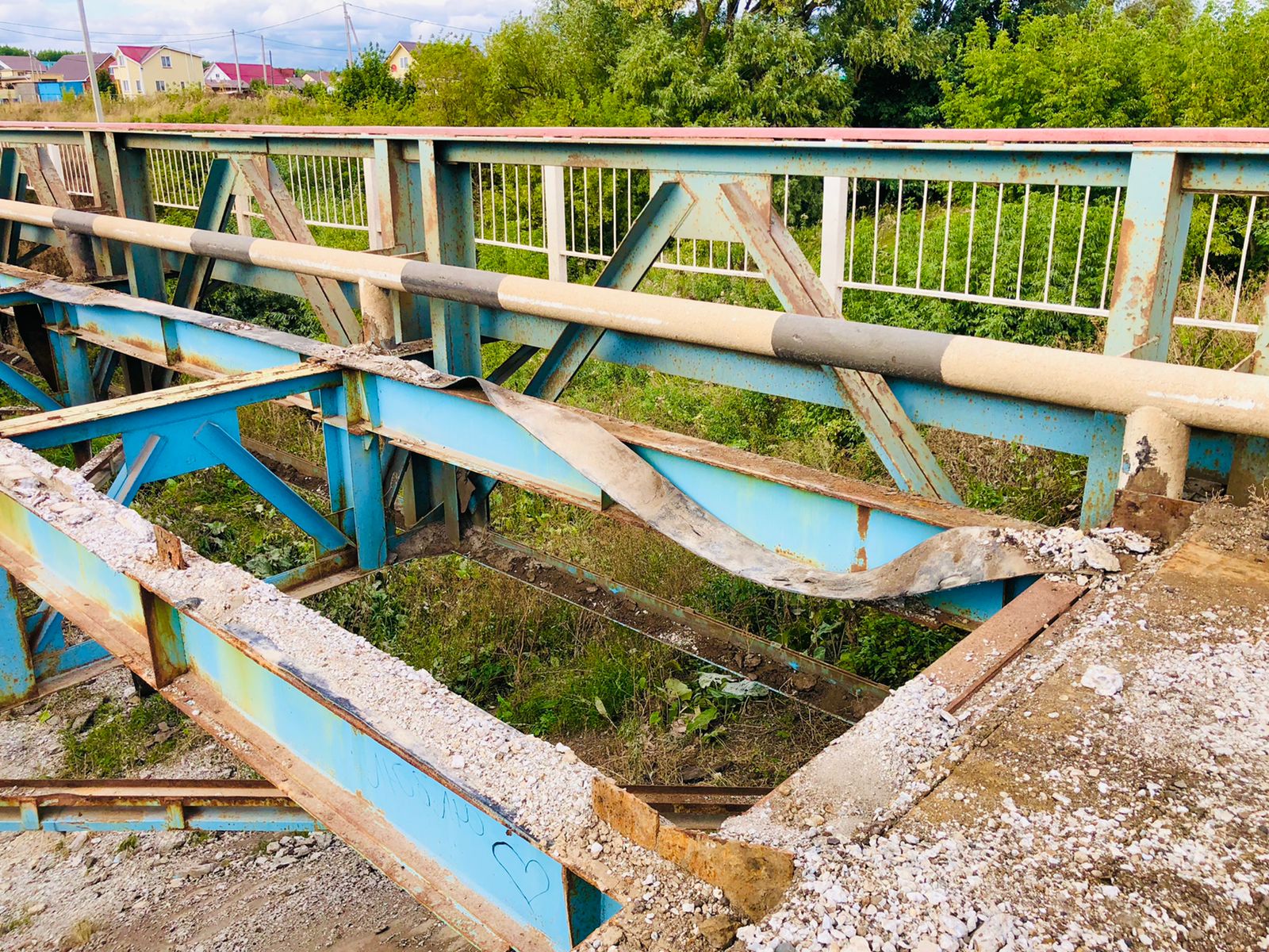 Под Челнами разобрали мост, который обвалился по вине подрядчика объезда М-7