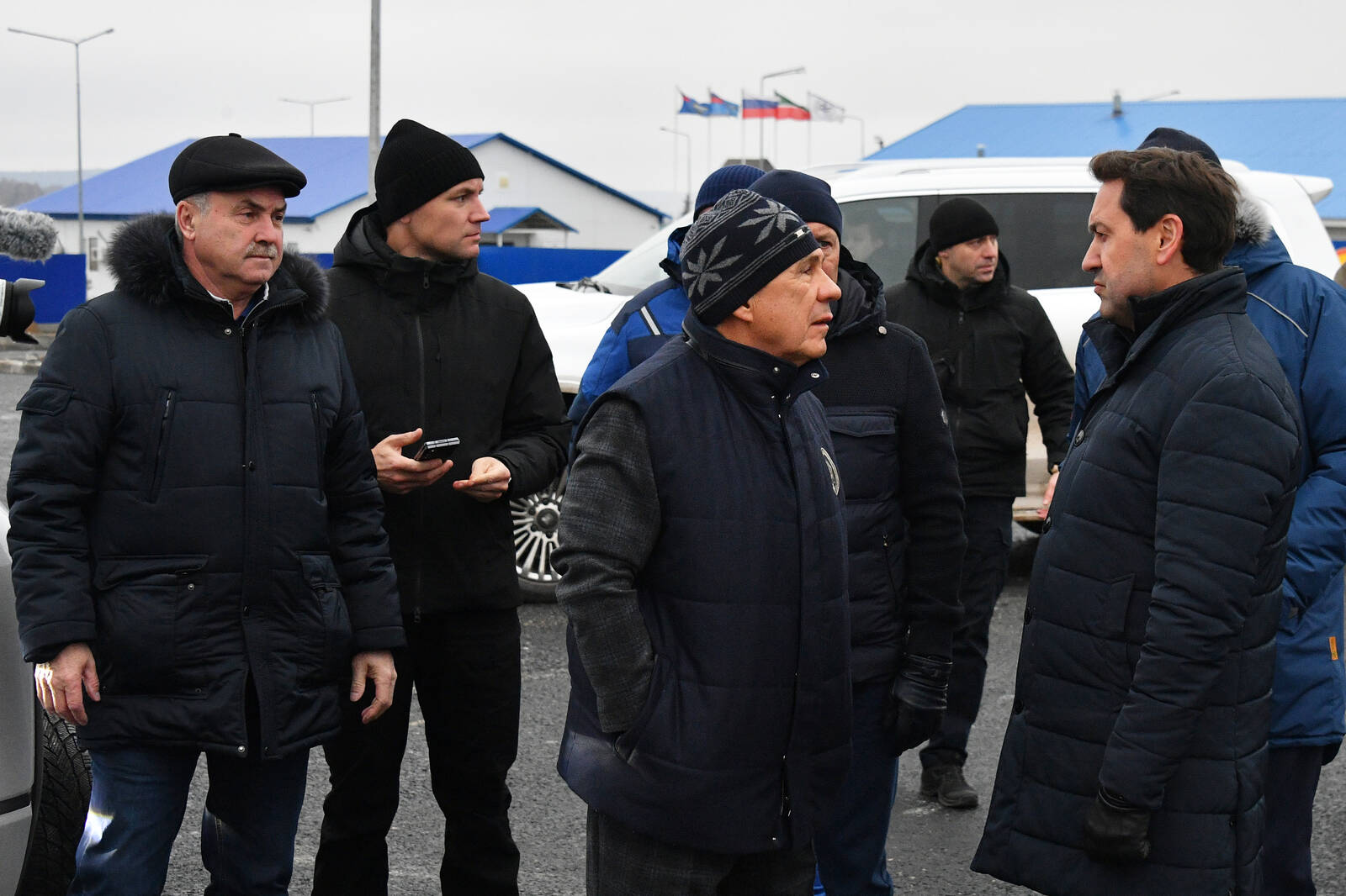 Фото: Рустам Минниханов оценил работы на обходе Челнов и Нижнекамска