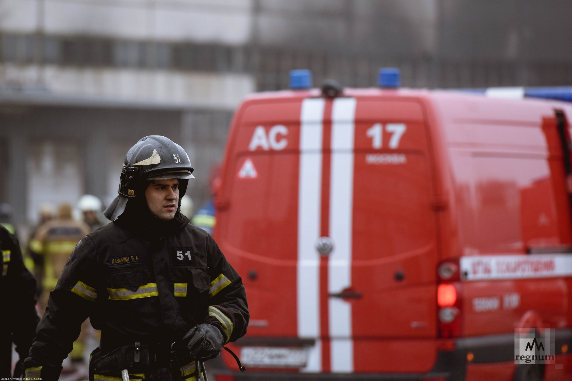 Пожарные москвы. Фотографии московских пожарных. Пожар на Карельском бульваре. Пожар в Коптево сейчас.