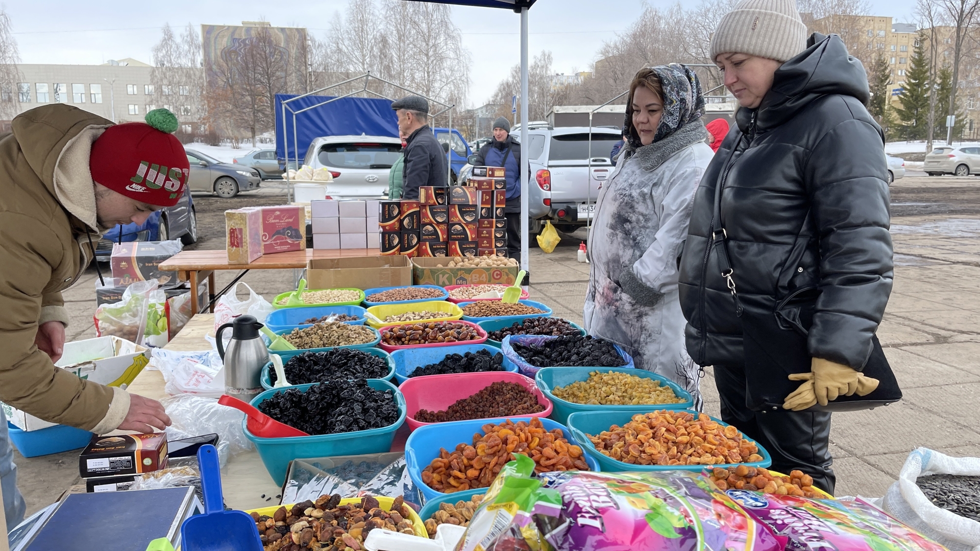 Челнинцы скупают сахар на ярмарке: «Хватают по 10 кг. Дурость натуральная!»