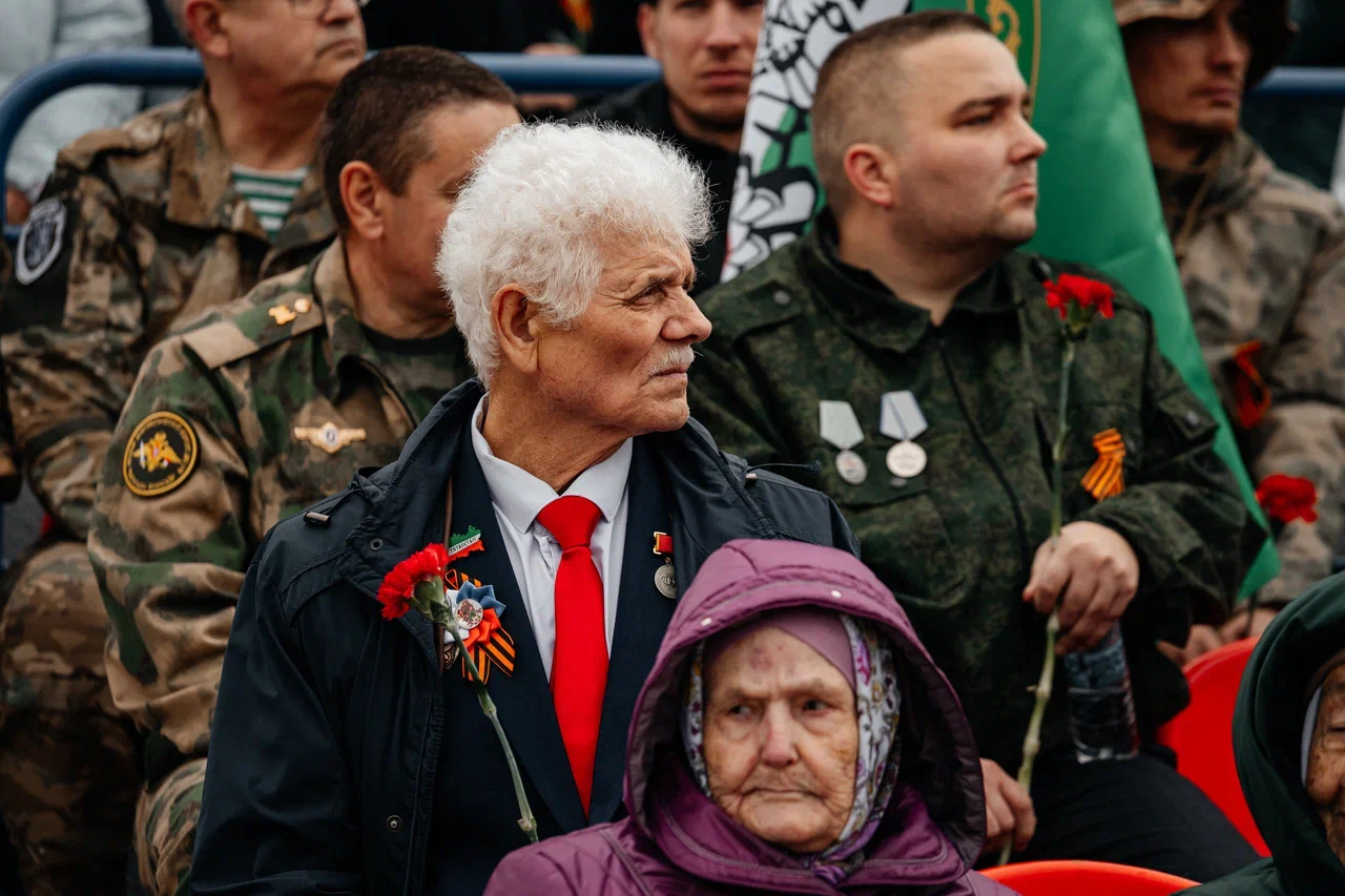 Фото: на парад Победы в Челнах собрались участники боевых действий разных лет 