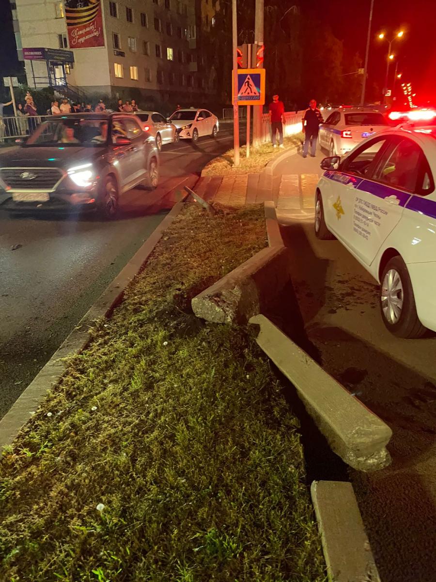 Пьяный водитель на BMW уходил от погони, вылетел на встречку и устроил аварию   