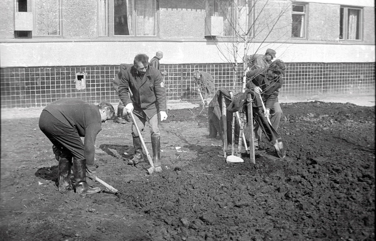 Как проходил Ленинский субботник на «КАМАЗе» 50 лет назад (фото)