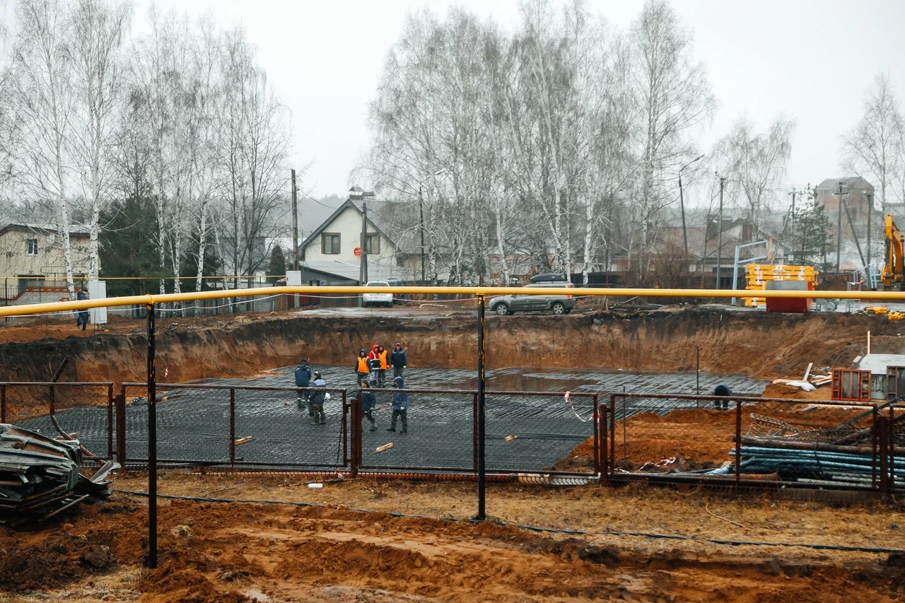 Фото: как идет строительство второго блока школы в Малой Шильне
