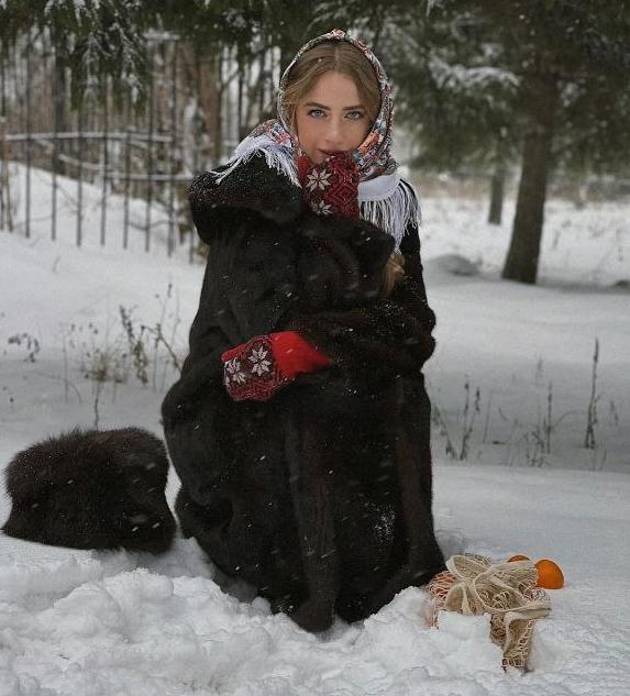 Челнинская фотомодель опубликовала кадры зимней фотосессии а-ля 80-е