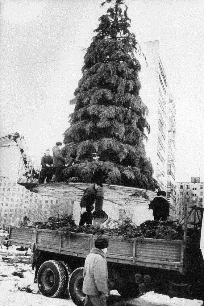 Хроники Нового года. Как в Челнах праздновали в прошлом веке 