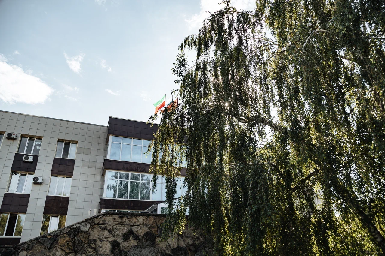 «Меня поставили перед фактом, чтобы я безвозмездно передал дороги и земли под ними стоимостью 400 млн рублей» «Меня поставили перед фактом, чтобы я безвозмездно передал дороги и земли под ними стоимостью 400 млн рублей»