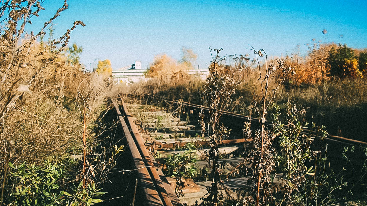 «Замелекесье» строило дома из ЗЯБовского материала, но не платило. Его получали бесплатно, загоняя завод в долги»