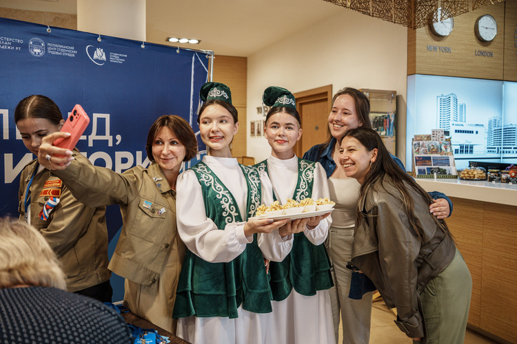 Фото: как в Челнах встретили ветеранов студотрядов, строивших «КАМАЗ» и город