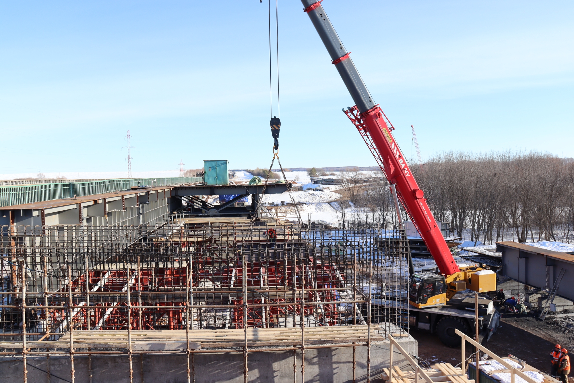 Под Мензелинском начали сборку пролетов моста через реку Ик