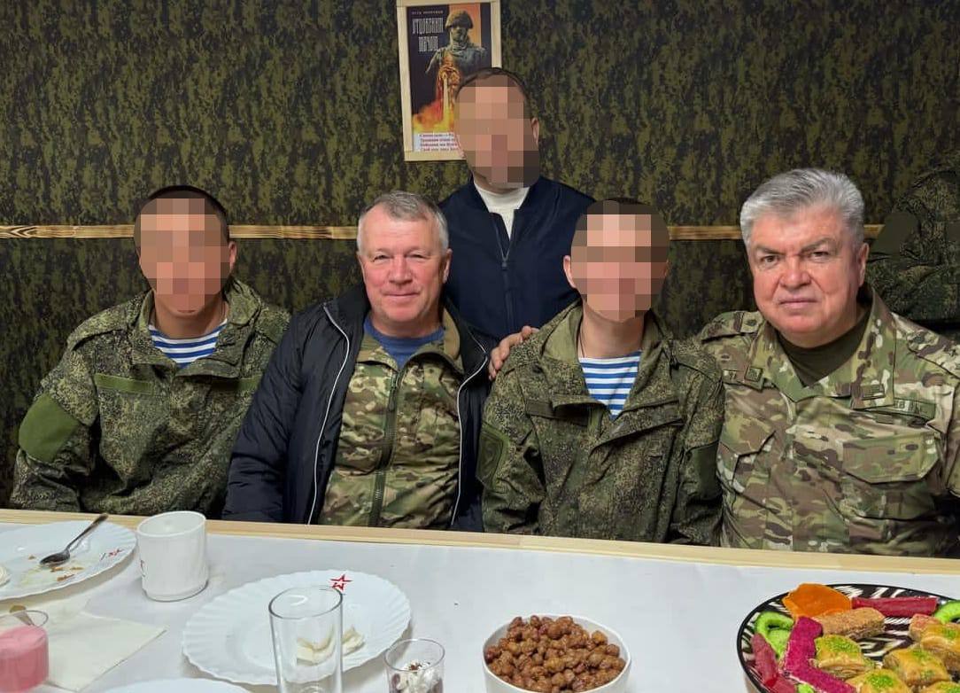 «Большой привет от доблестных воинов»: мэр отвез гумпомощь в зону СВО (видео)