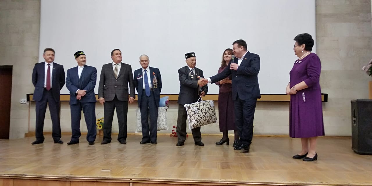 Марсель Мингалимов поздравил челнинцев с Днем пожилых людей