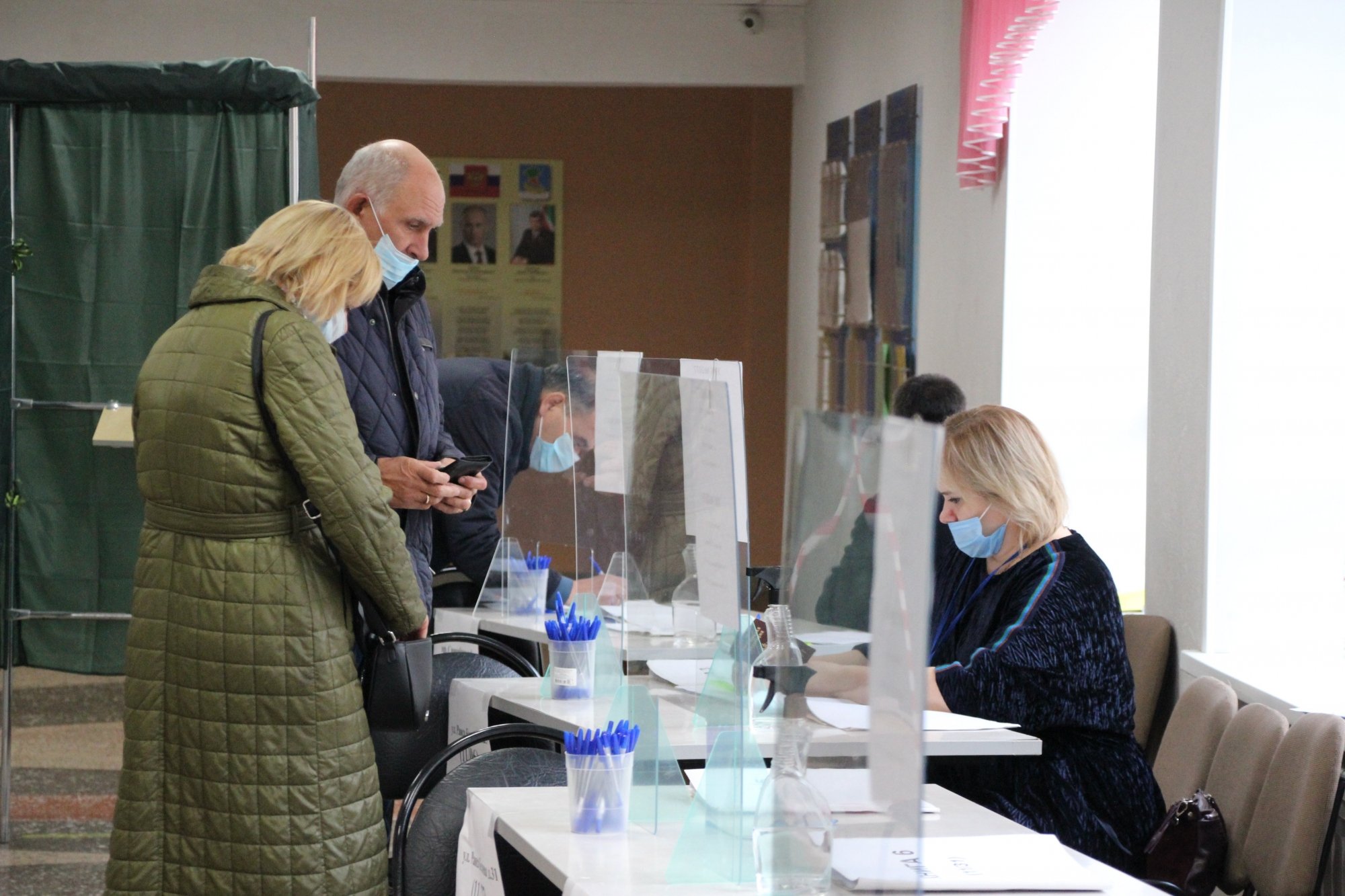 Фото: как проходит голосование на избирательных участках в Челнах