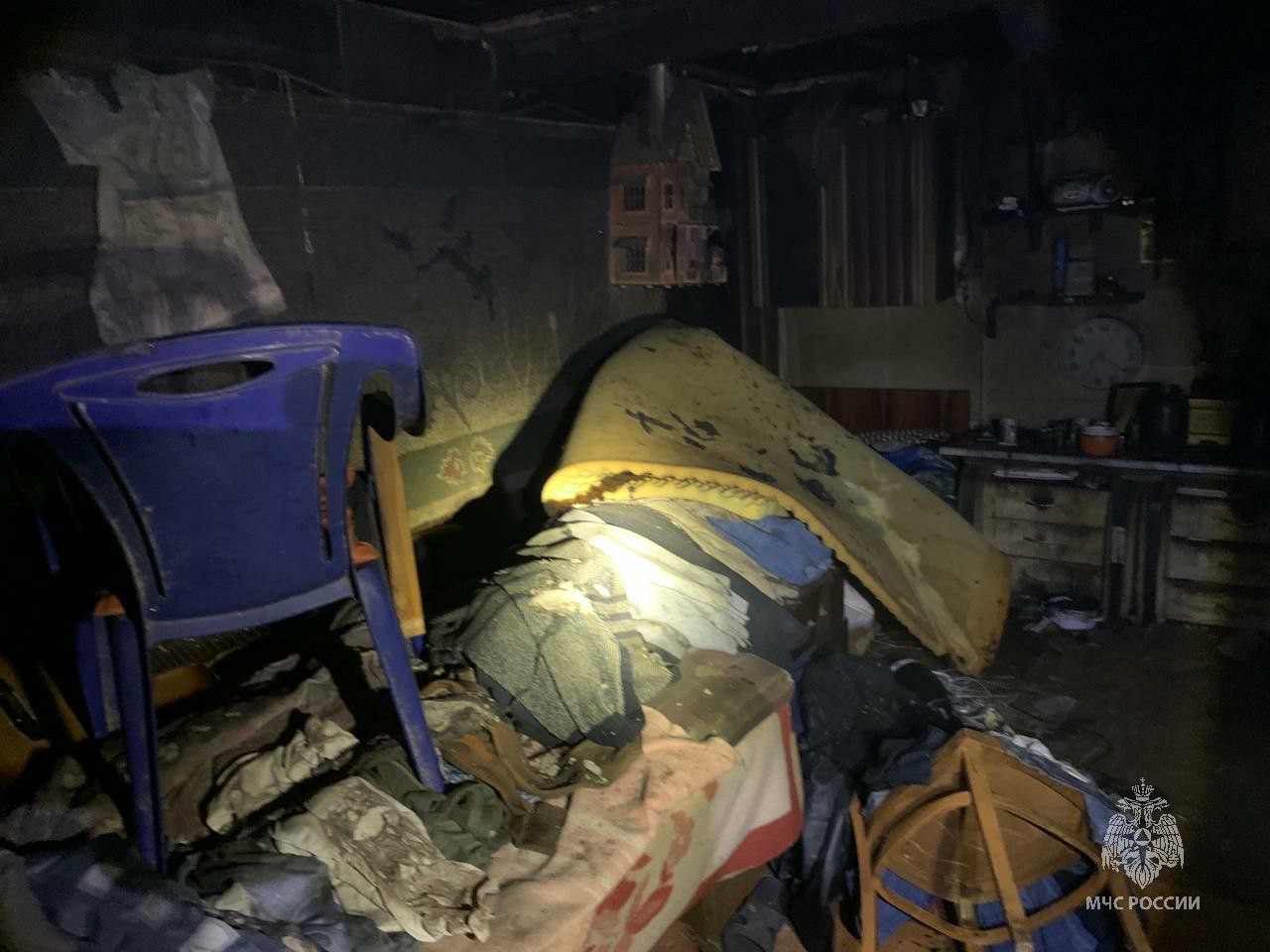 В Елабуге в частном гараже обнаружены тела двух мужчин В Елабуге в частном гараже обнаружены тела двух мужчин