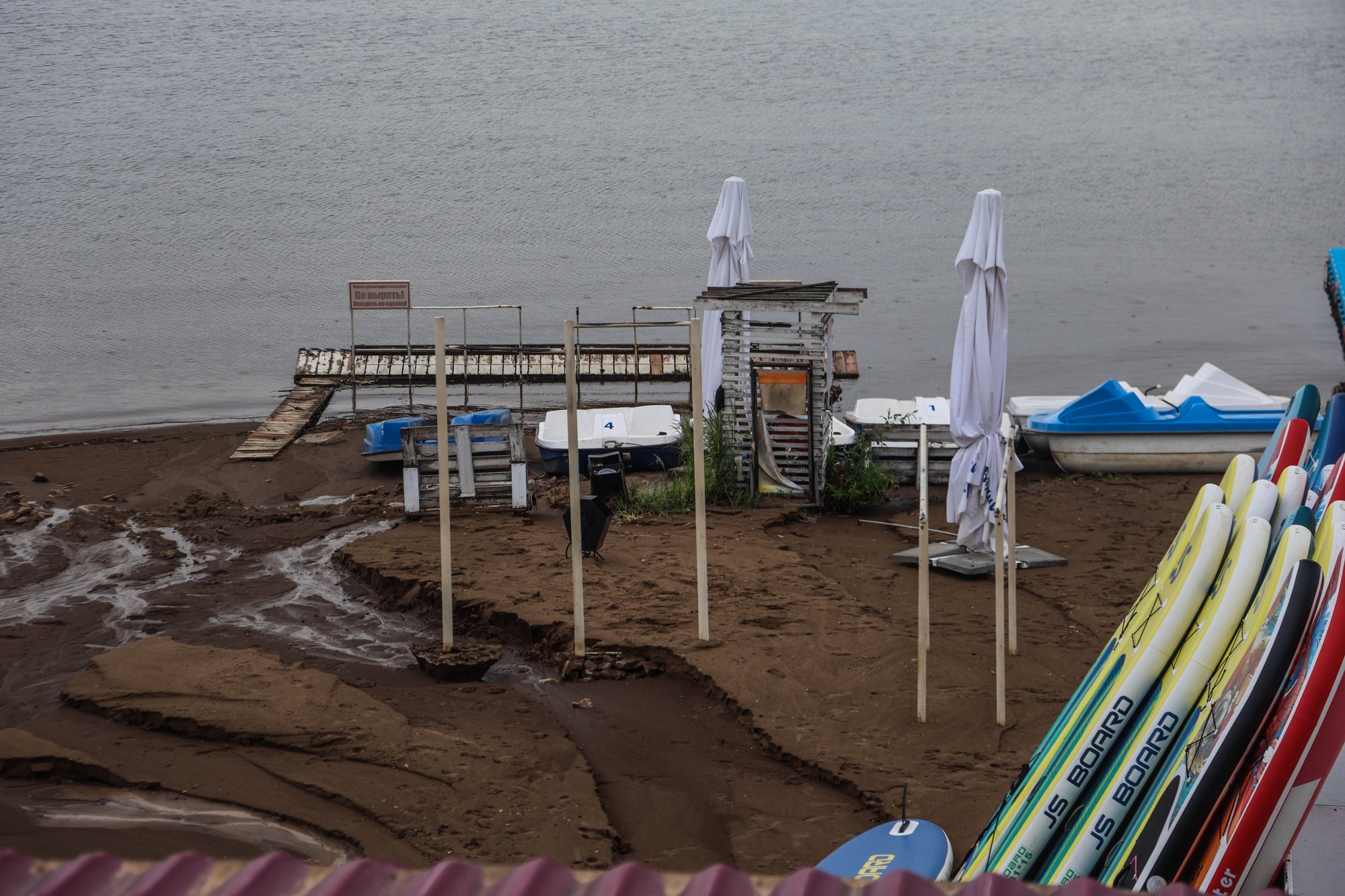 Фото: в Челнах от ливня пострадал пляж SunDale Айрата Тагирова 